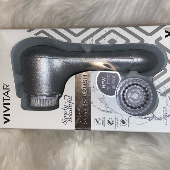 Facial Cleansing Power Brush - Picture 2 of 3